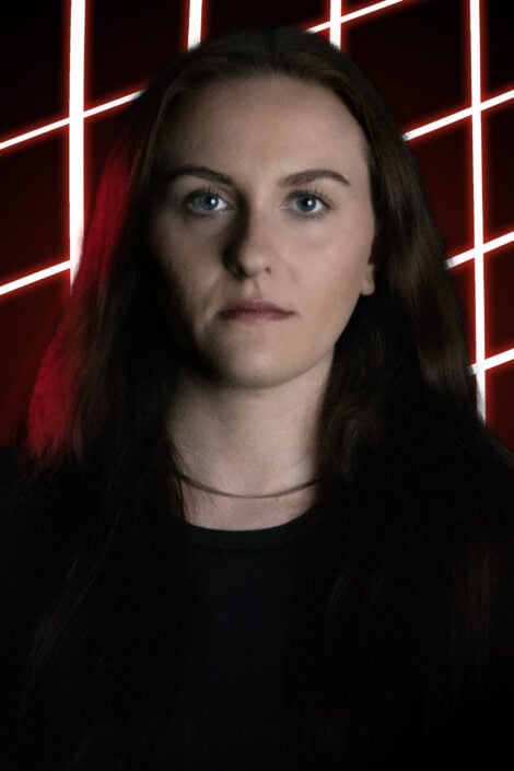 Izzy Tillheadshot